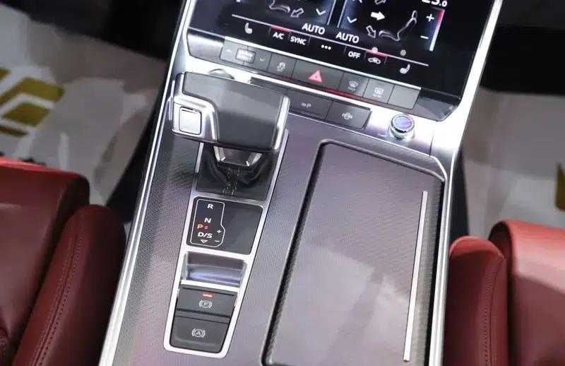 2024 Audi A7L 45 TFSI quattro Black Edition — миниатюра 12