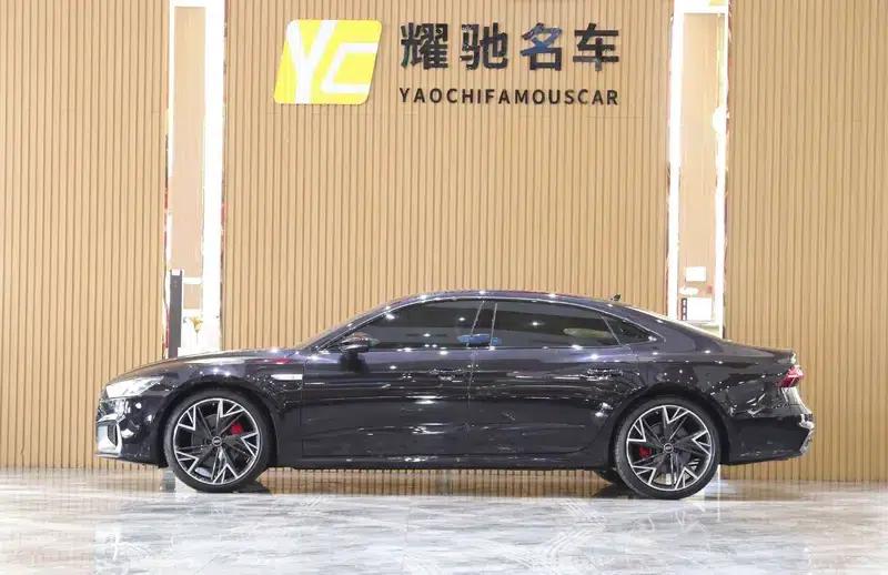 2024 Audi A7L 45 TFSI quattro Black Edition — миниатюра 3