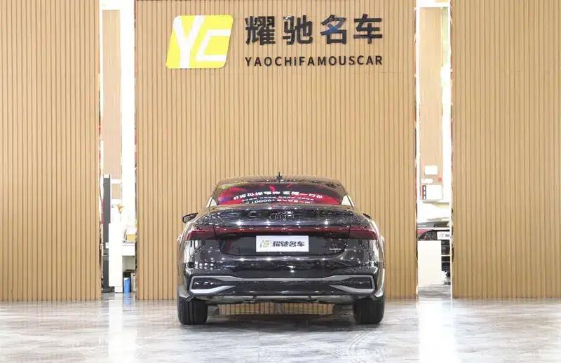 2024 Audi A7L 45 TFSI quattro Black Edition — миниатюра 7
