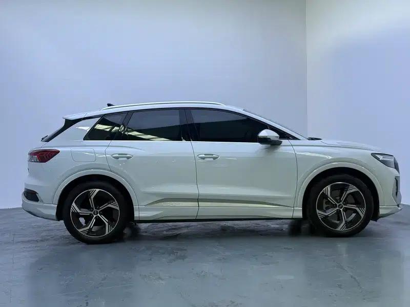 Audi Q4 e-tron 2024 Model 40 e-tron Trailblazer — миниатюра 8