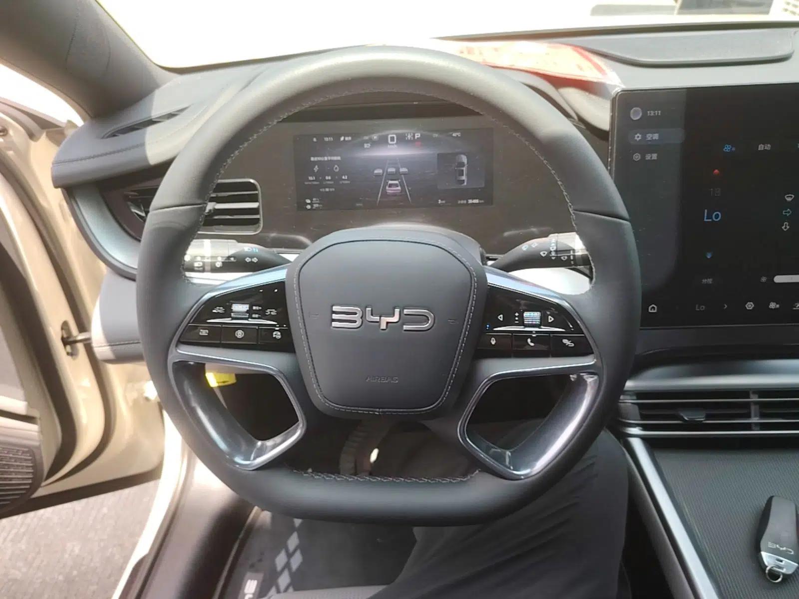 BYD Seal 07 DM-i 2025 DM-i 1.5L 125km Elite Model — миниатюра 13