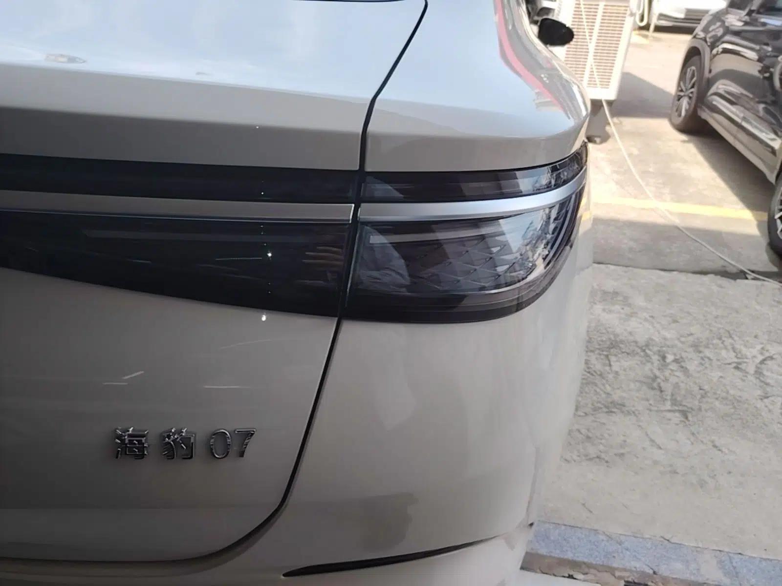 BYD Seal 07 DM-i 2025 DM-i 1.5L 125km Elite Model — миниатюра 9