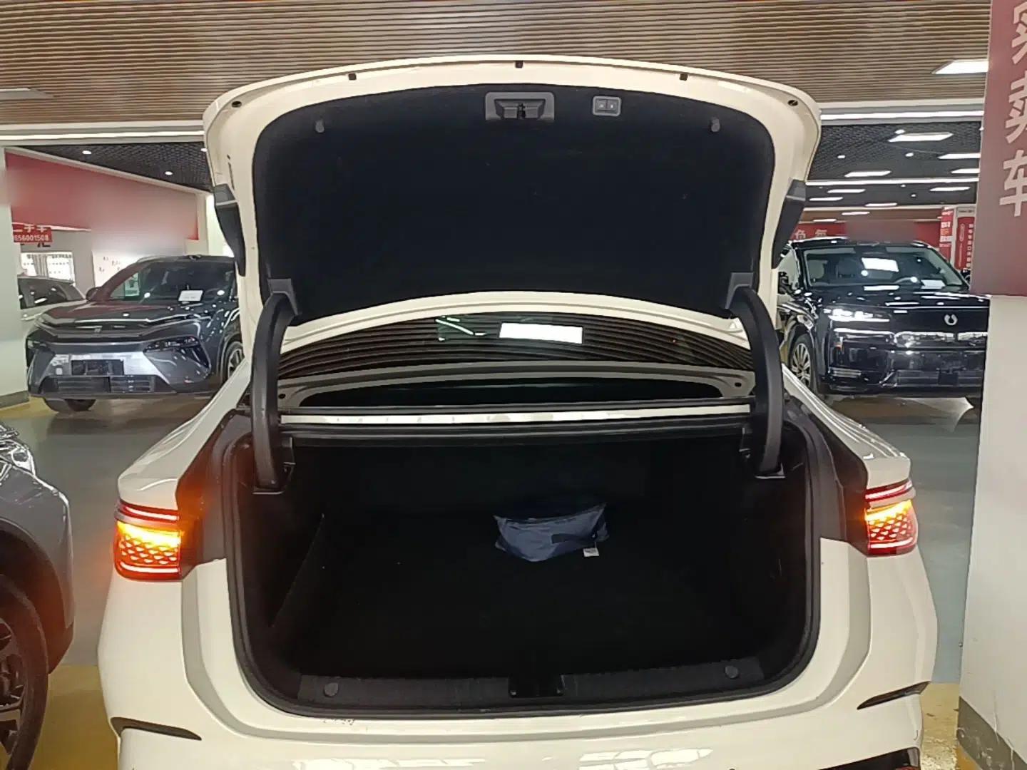 BYD Seal 07 DM-i 2025 Intelligent Driving Version DM-i 1.5L 125 km Prestige Edition — миниатюра 22