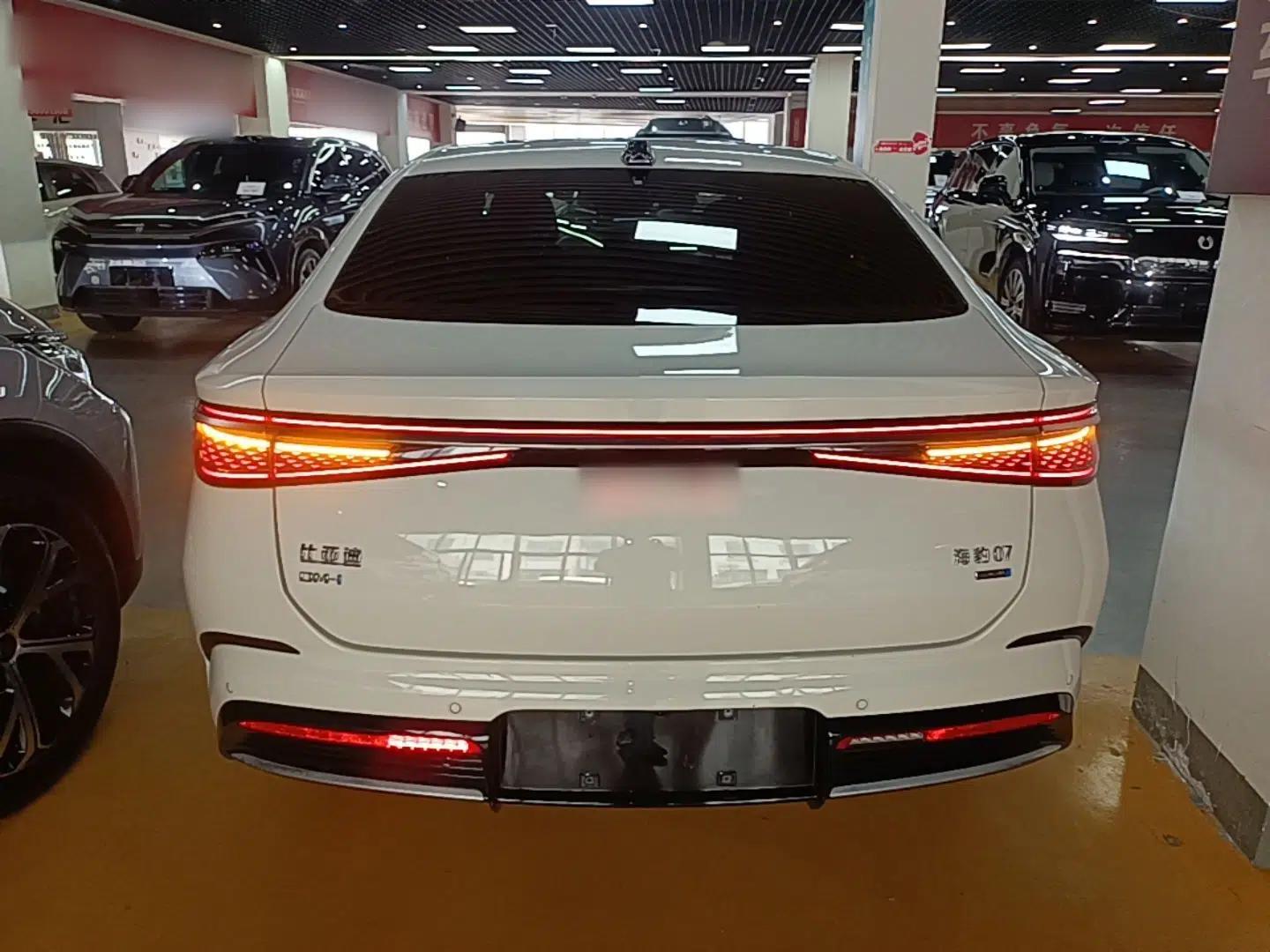 BYD Seal 07 DM-i 2025 Intelligent Driving Version DM-i 1.5L 125 km Prestige Edition — миниатюра 5