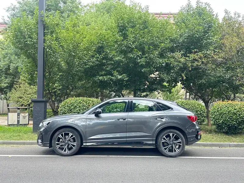 Audi Q3 Sportback 2023 40 TFSI Fashion Edition — миниатюра 3