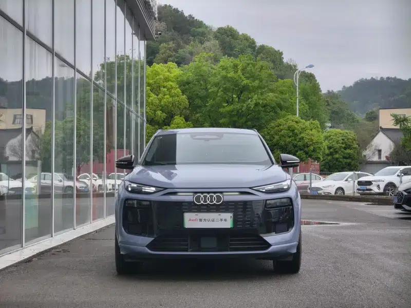 Audi Q6L e-tron 2026 First Edition — миниатюра 2
