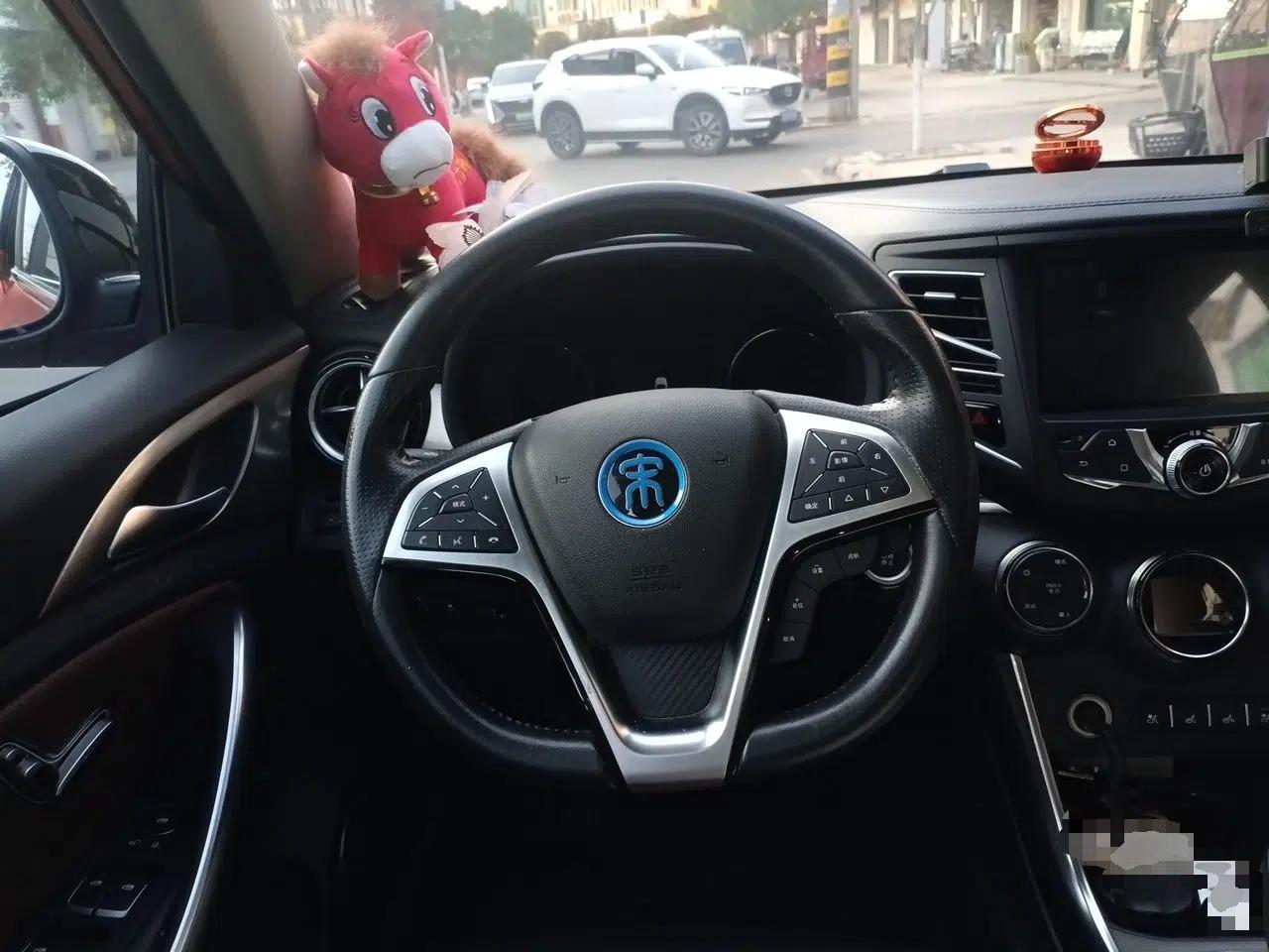 BYD Song New Energy 2017 Song DM 1.5TID All-Wheel Drive Luxury Model — миниатюра 10