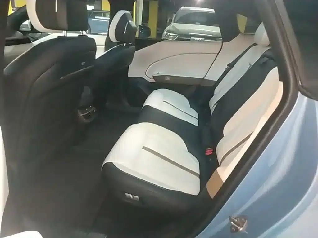 Jike 007GT 2025 Rear-Wheel Drive Intelligent Driving Edition 75kWh — миниатюра 17