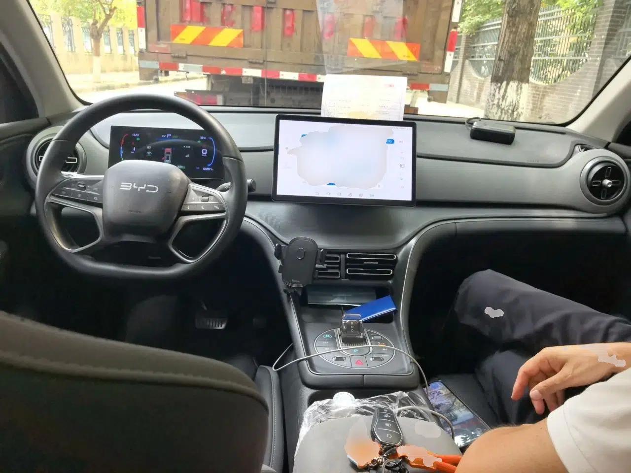 BYD Sealion 05 DM-i 2025 DM-i 75KM Prestige Model — миниатюра 9
