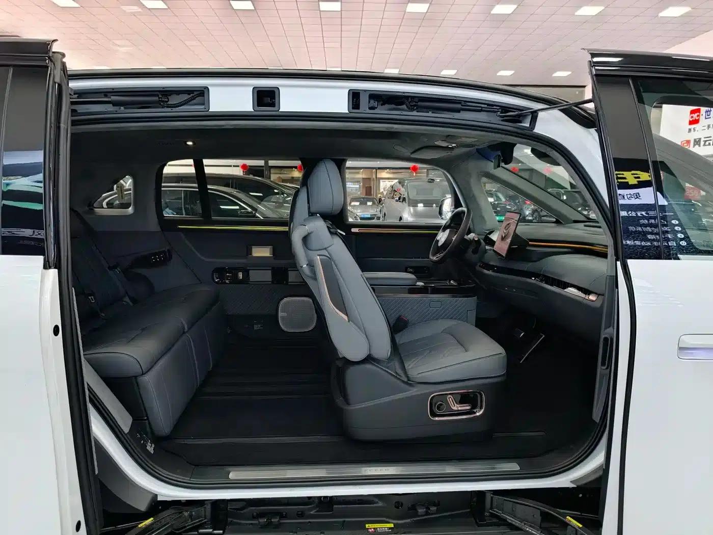 Jike MIX 2025 Long Range Intelligent Driving Edition — миниатюра 16