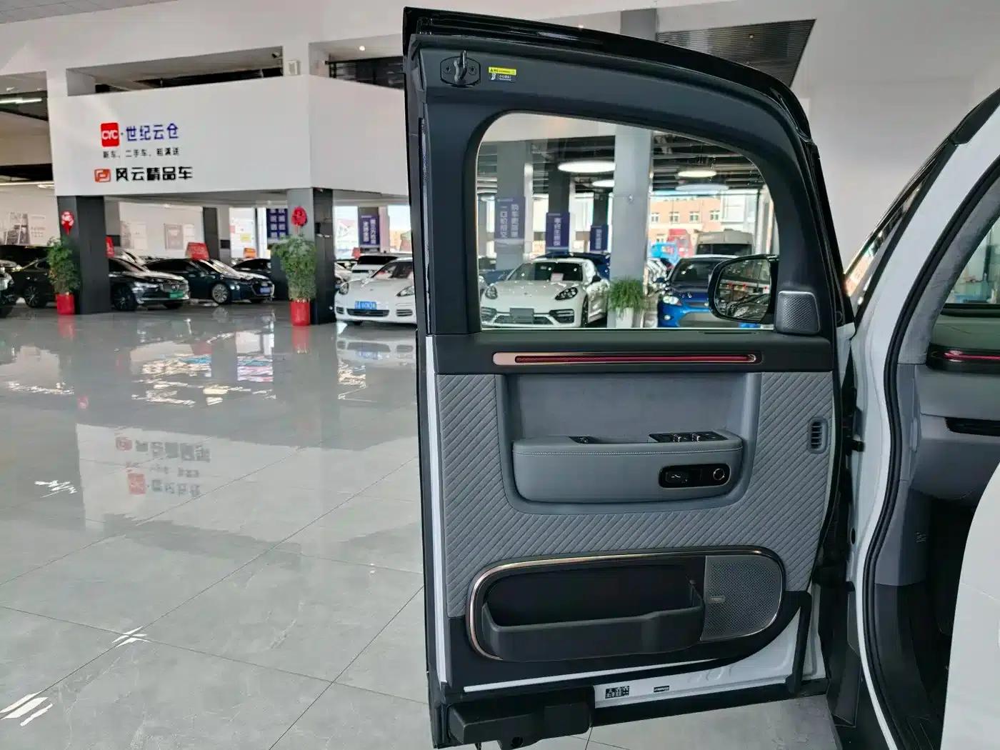 Jike MIX 2025 Long Range Intelligent Driving Edition — миниатюра 8
