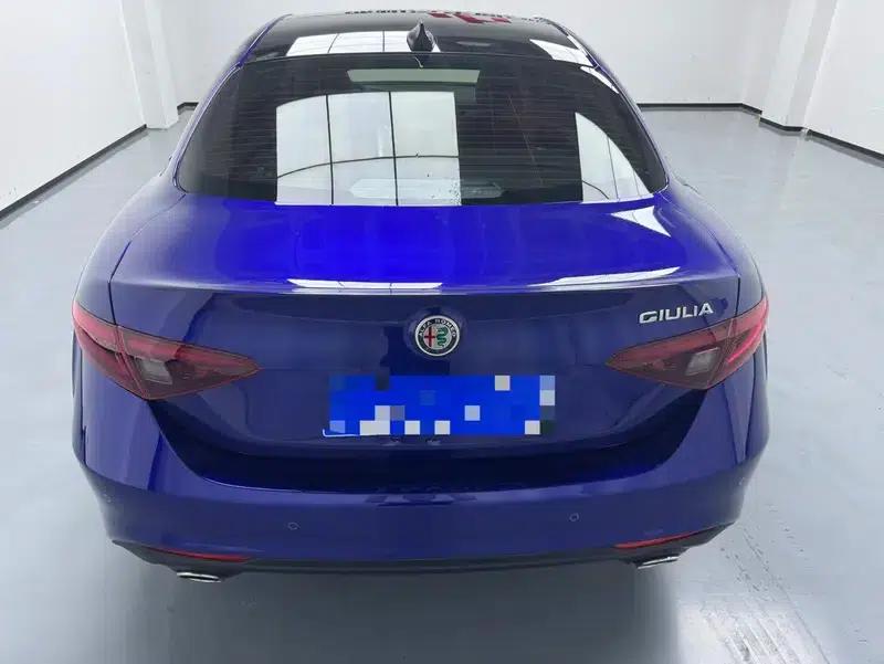 Giulia Juliet 2021 2.0T 280HP Luxury Edition — миниатюра 3