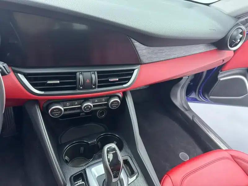 Giulia Juliet 2021 2.0T 280HP Luxury Edition — миниатюра 6
