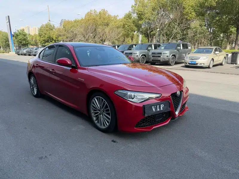 Giulia Juliet 2017 2.0T 280HP Luxury Sport Edition — миниатюра 3