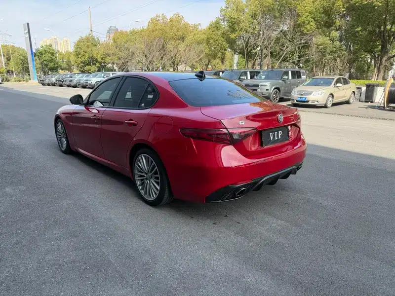 Giulia Juliet 2017 2.0T 280HP Luxury Sport Edition — миниатюра 4