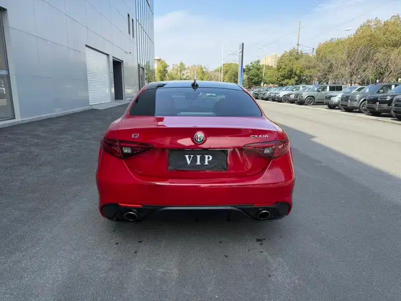 Giulia Juliet 2017 2.0T 280HP Luxury Sport Edition — миниатюра 5