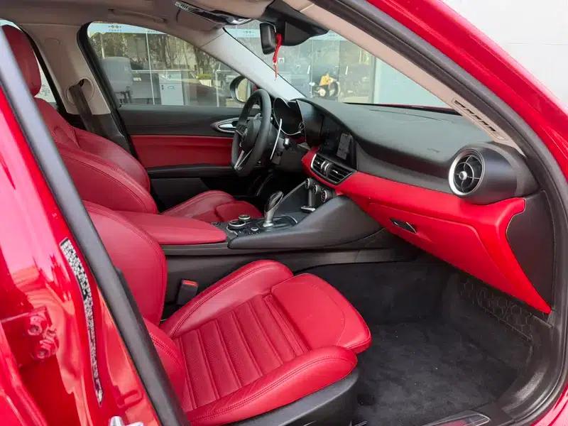 Giulia Juliet 2017 2.0T 280HP Luxury Sport Edition — миниатюра 7