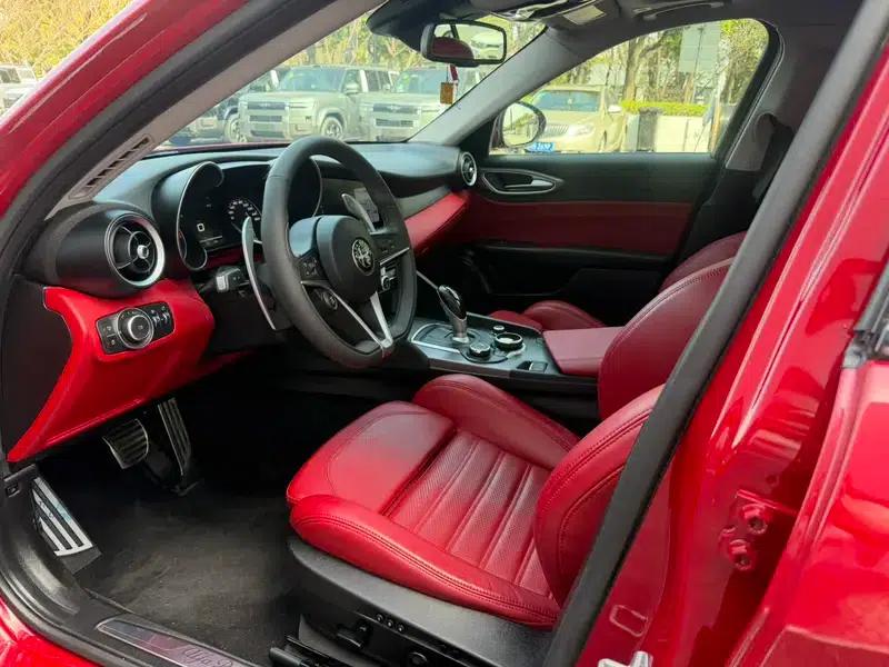 Giulia Juliet 2017 2.0T 280HP Luxury Sport Edition — миниатюра 10