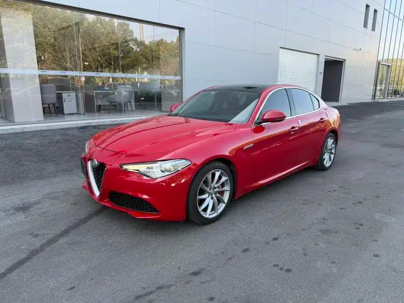 Giulia Juliet 2017 2.0T 280HP Luxury Edition — миниатюра 1