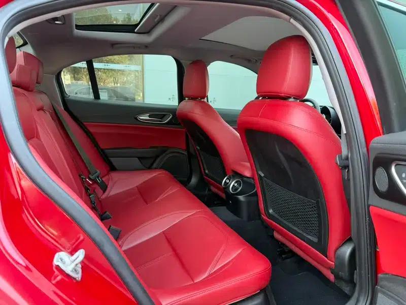 Giulia Juliet 2017 2.0T 280HP Luxury Edition — миниатюра 11