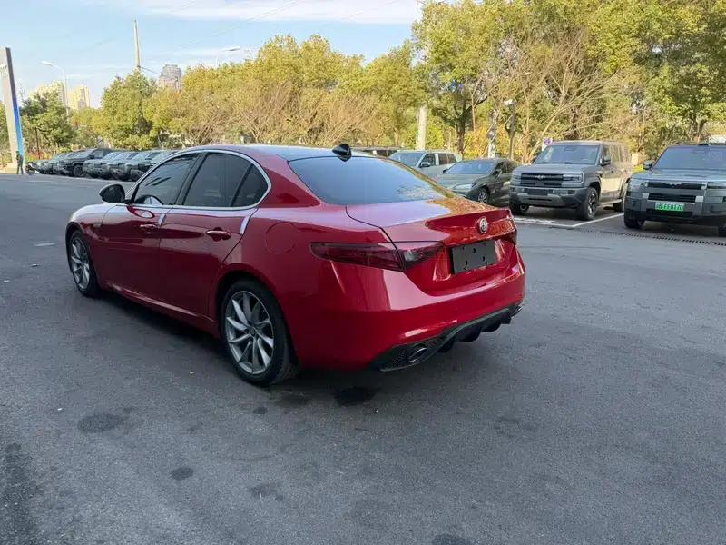 Giulia Juliet 2017 2.0T 280HP Luxury Edition — миниатюра 4