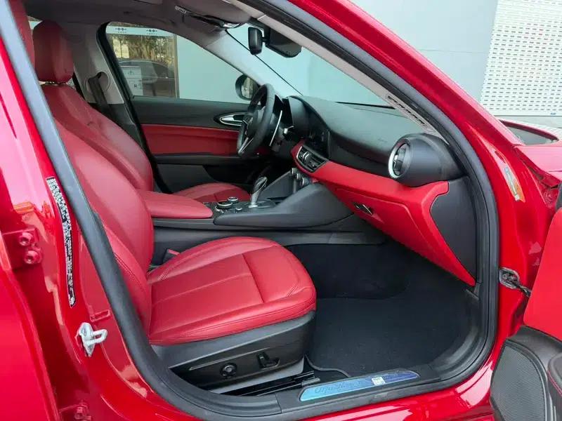 Giulia Juliet 2017 2.0T 280HP Luxury Edition — миниатюра 7