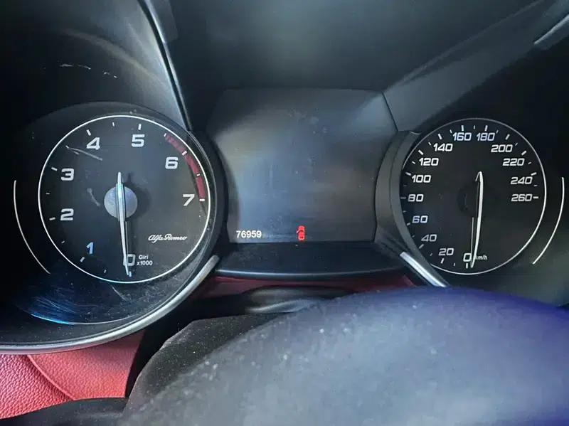 Giulia Juliet 2017 2.0T 280HP Luxury Edition — миниатюра 9