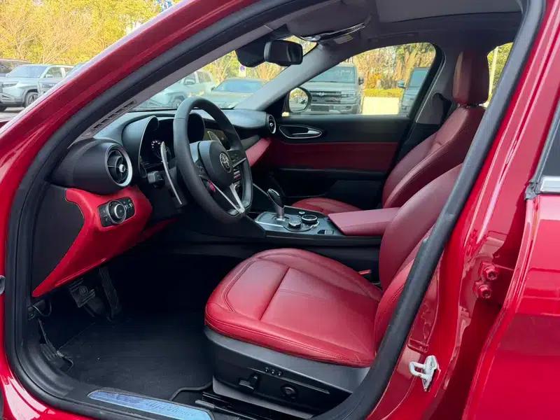 Giulia Juliet 2017 2.0T 280HP Luxury Edition — миниатюра 10