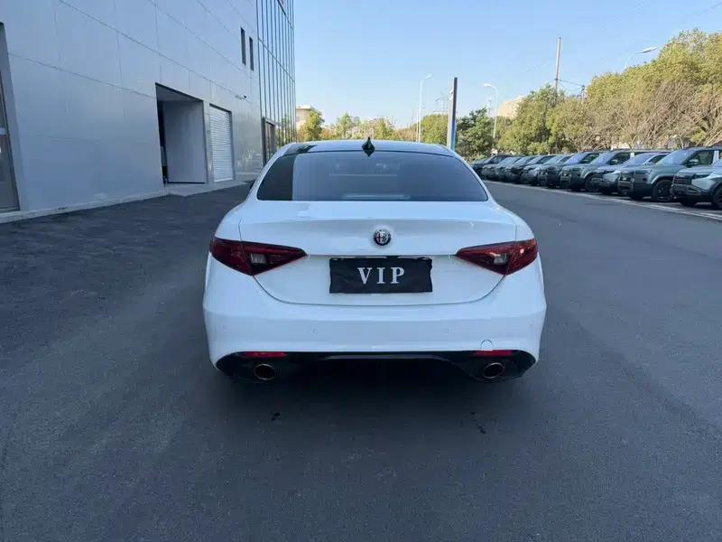 Giulia Juliet 2020 2.0T 280HP Dark Night Phantom Limited Edition — миниатюра 5