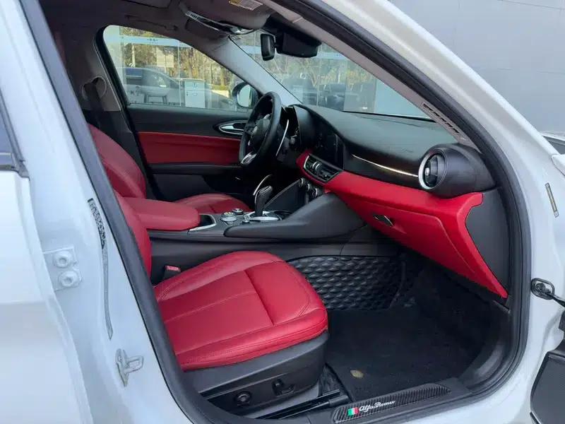 Giulia Juliet 2020 2.0T 280HP Dark Night Phantom Limited Edition — миниатюра 7
