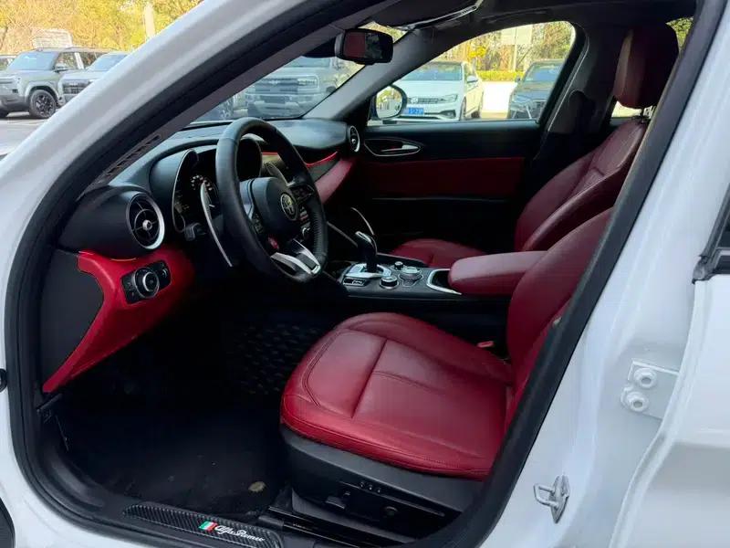 Giulia Juliet 2020 2.0T 280HP Dark Night Phantom Limited Edition — миниатюра 10