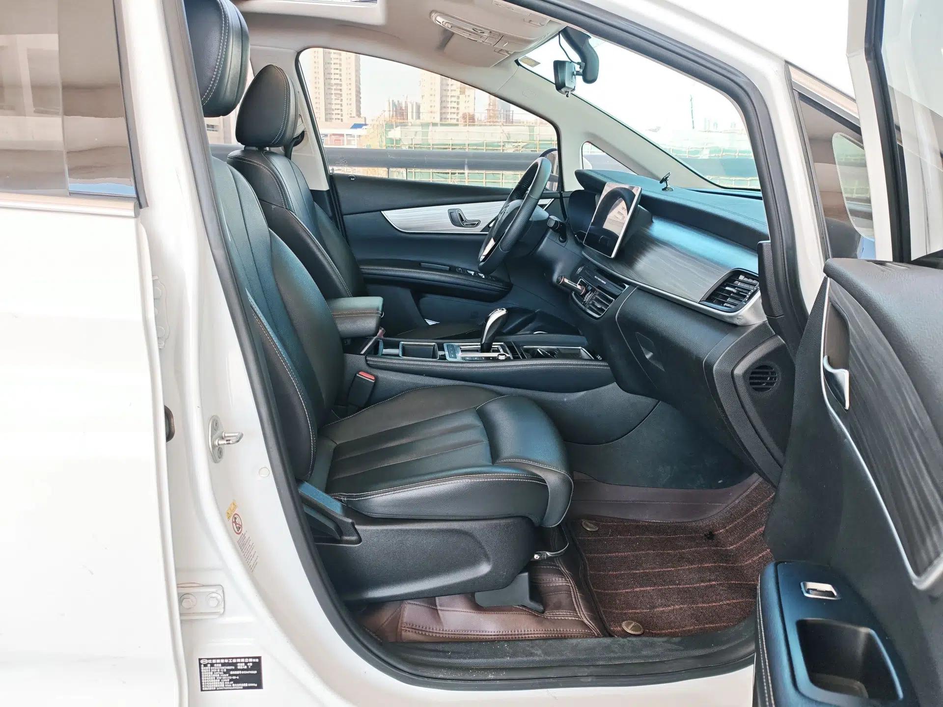 BYD Song MAX New Energy 2019 DM 1.5T Smart Connect Advanced 7-Seater China VI Standard — миниатюра 19