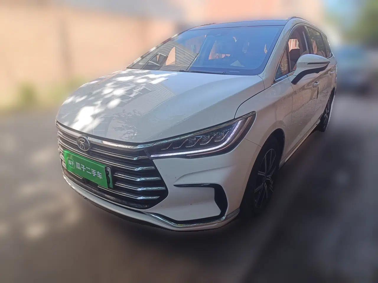 BYD Song MAX New Energy 2022 DM-i 105KM Flagship Model — миниатюра 1