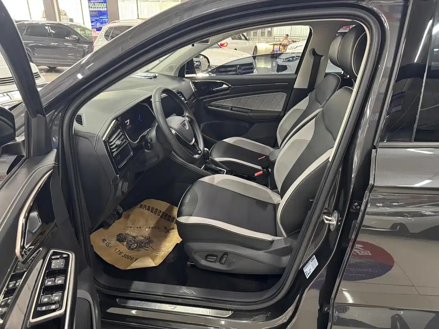 Jetta VS7 2022 280TSI Automatic High-Gloss Enjoy Edition — миниатюра 4
