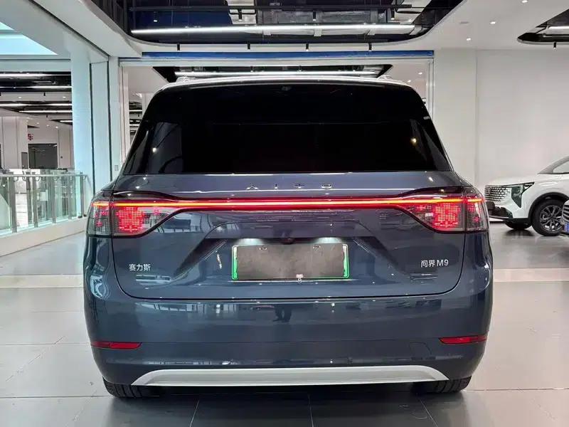 Wenjie M9 2024 Ultra Range Extended 6-Seater — миниатюра 5