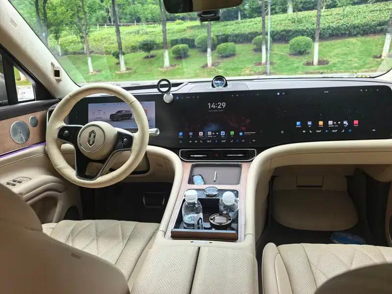 Wenjie M9 2024 Extended Range Max 5-Seater — миниатюра 12