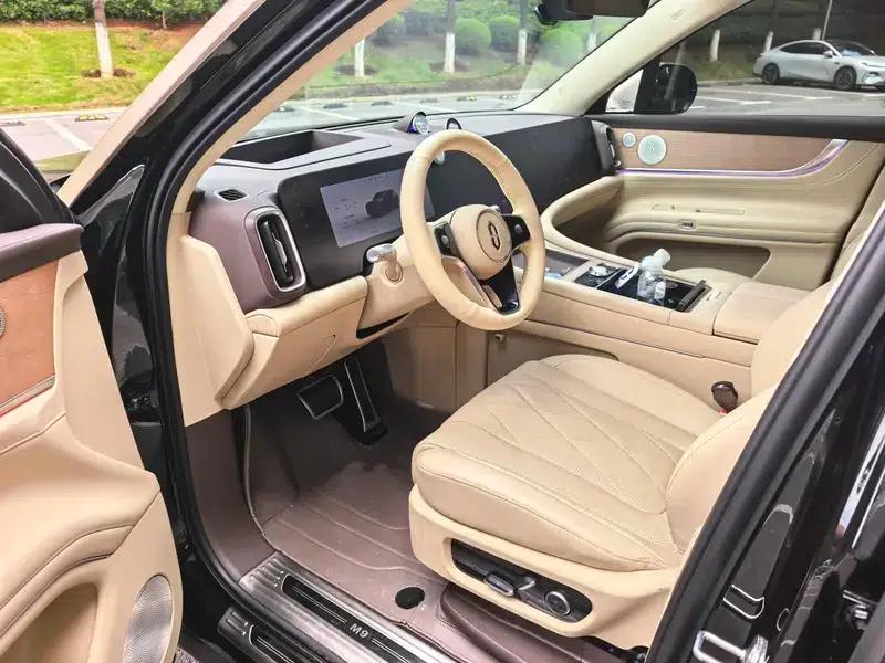Wenjie M9 2024 Extended Range Max 5-Seater — миниатюра 13