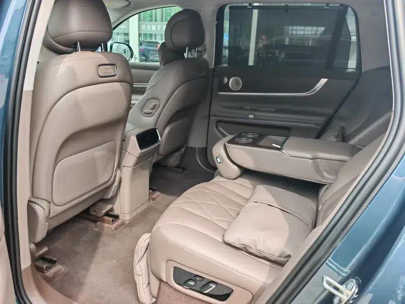 Wenjie M9 2024 Extended Range Ultra 5-Seater — миниатюра 10