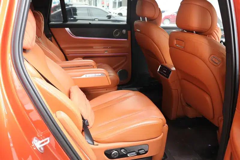 Wenjie M9 2024 Ultra Range Extended 6-Seater — миниатюра 12