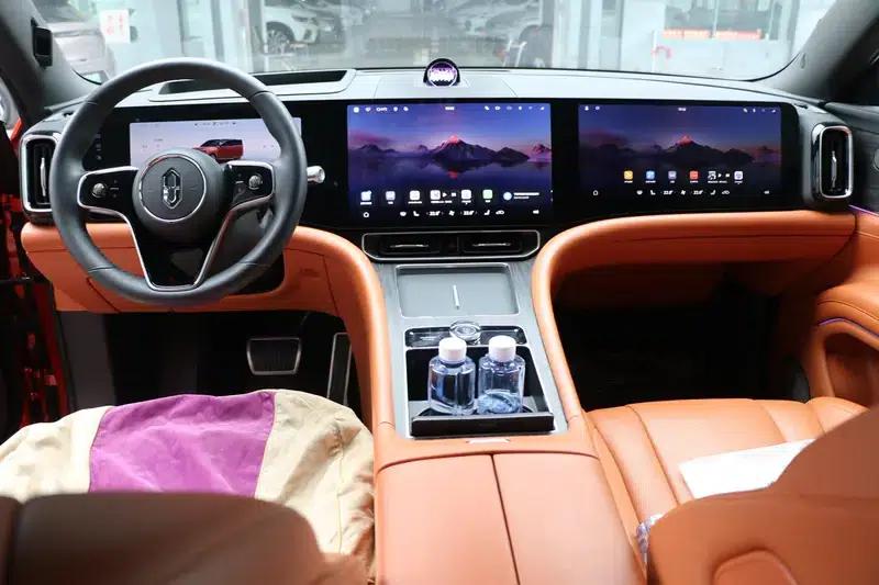 Wenjie M9 2024 Ultra Range Extended 6-Seater — миниатюра 8