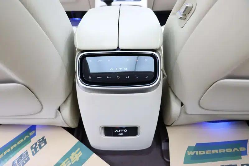Wenjie M7 2024 Max Six-Seat Four-Wheel Drive Intelligent Driving Edition — миниатюра 11