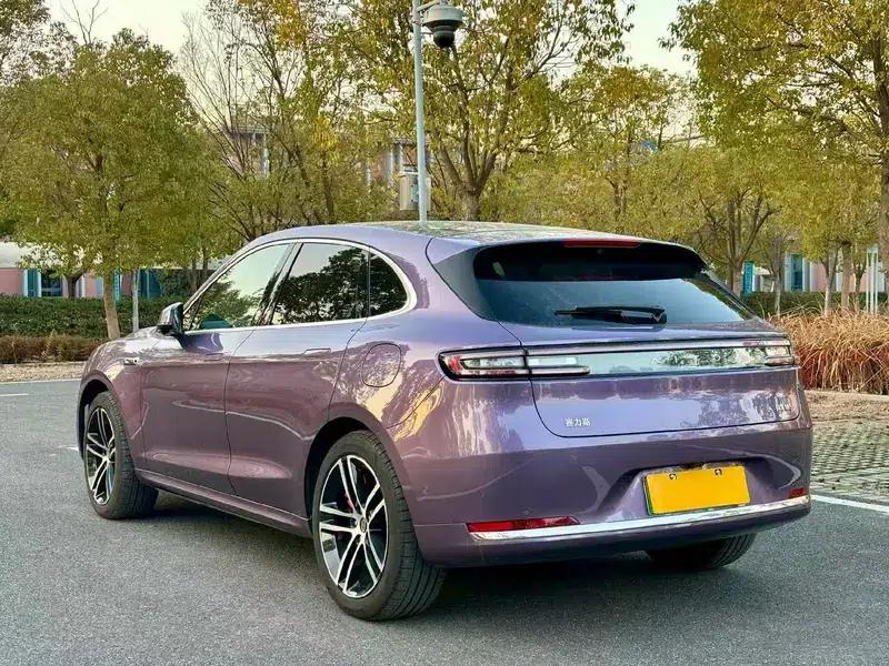 Wenjie M5 2025 Extended Range Ultra 4WD Version — миниатюра 4