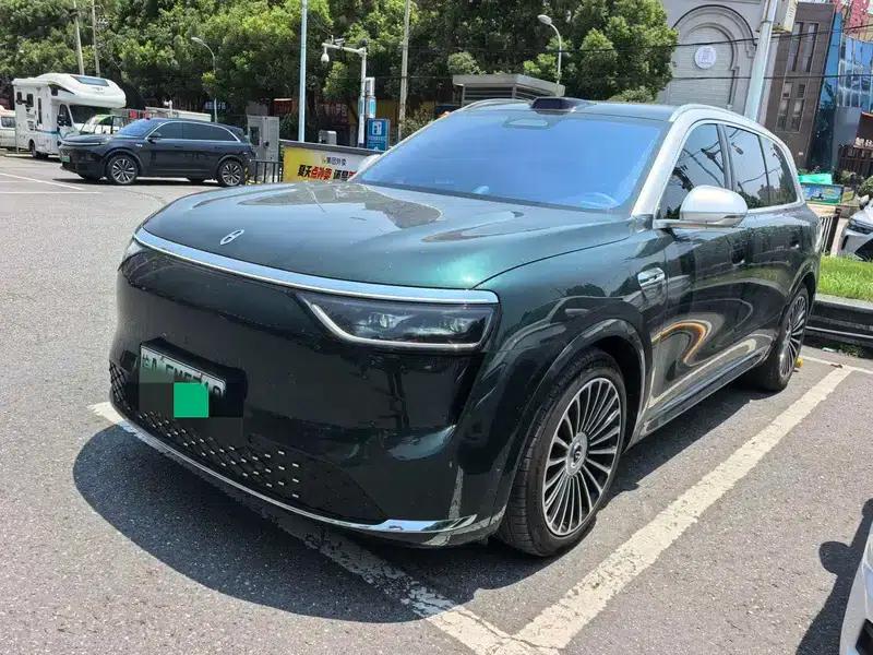 Wenjie M8 2025 Extended Range Max+ 5-Seat 4WD Version (192-line LiDAR) — миниатюра 1
