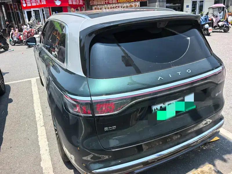 Wenjie M8 2025 Extended Range Max+ 5-Seat 4WD Version (192-line LiDAR) — миниатюра 2