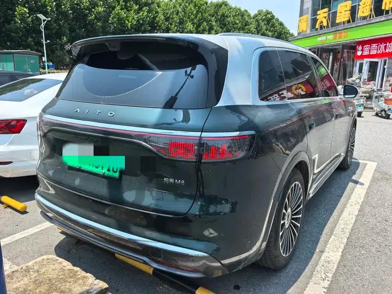 Wenjie M8 2025 Extended Range Max+ 5-Seat 4WD Version (192-line LiDAR) — миниатюра 3