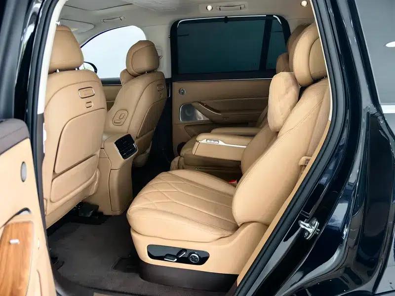 Wenjie M8 2025 Extended Range Ultra 6-Seat 4WD (192-line LiDAR) — миниатюра 18