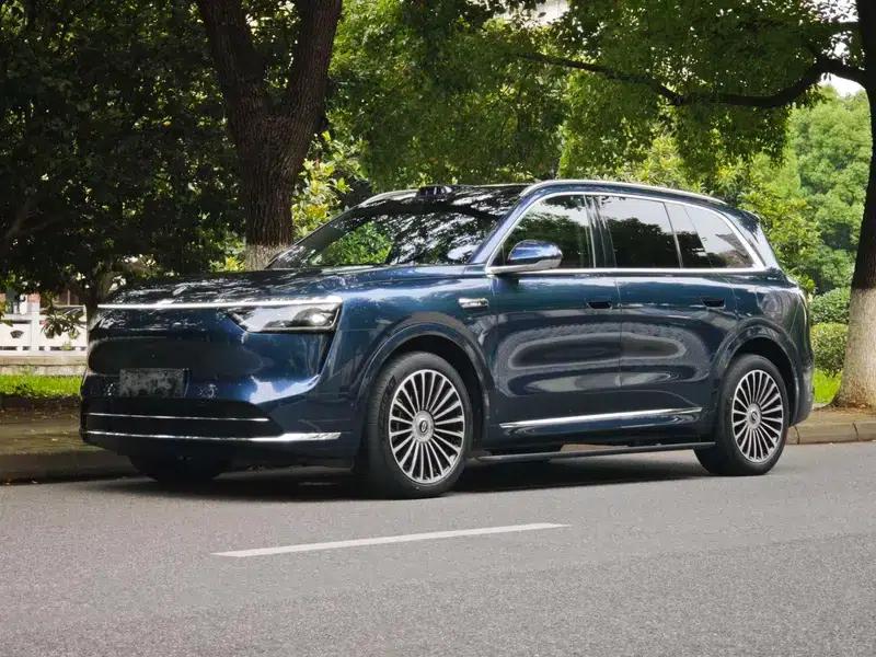 Wenjie M8 2025 Extended Range Ultra 5-Seat 4WD (192-line LiDAR) — миниатюра 1