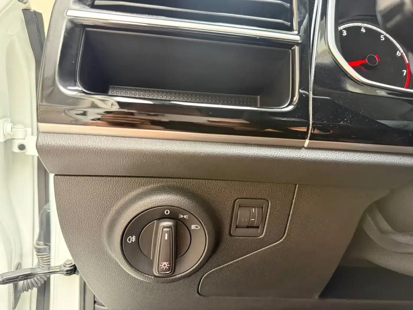 Jetta VS5 2022 280TSI Manual Entry-Level Pro — миниатюра 16