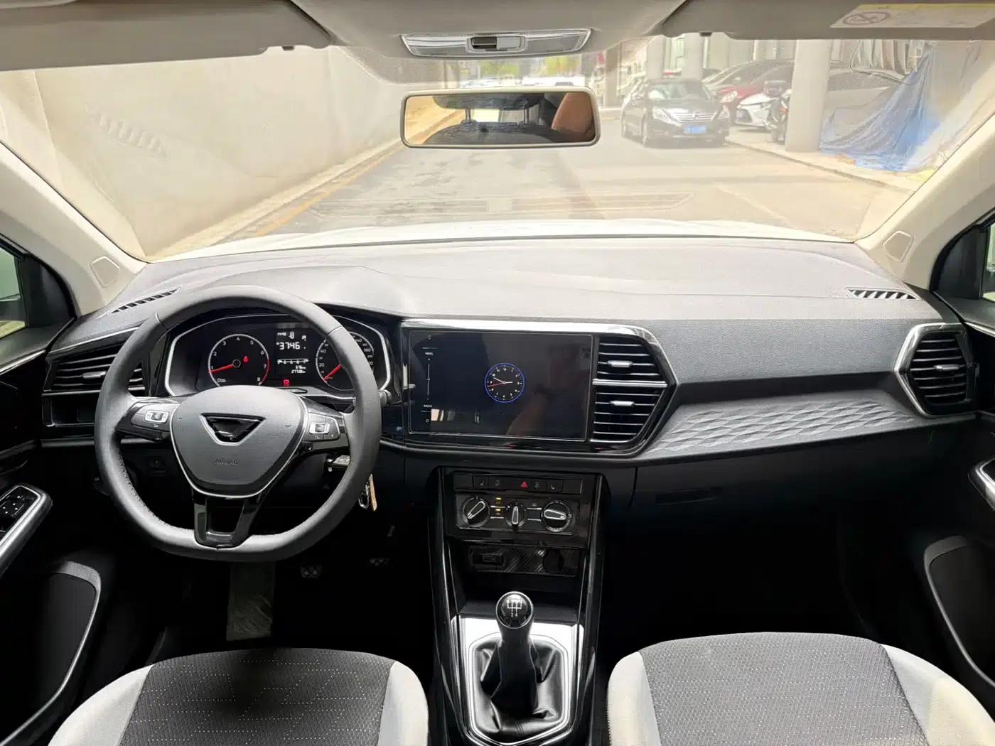 Jetta VS5 2022 280TSI Manual Entry-Level Pro — миниатюра 8