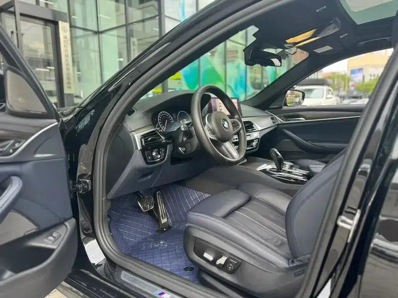 BMW 5 Series (Imported) 2019 530i M Sport Package — миниатюра 11